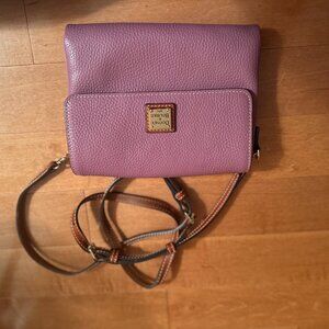 Dooney and Bourke Crossbody handbag in dusty rose pebbled leather